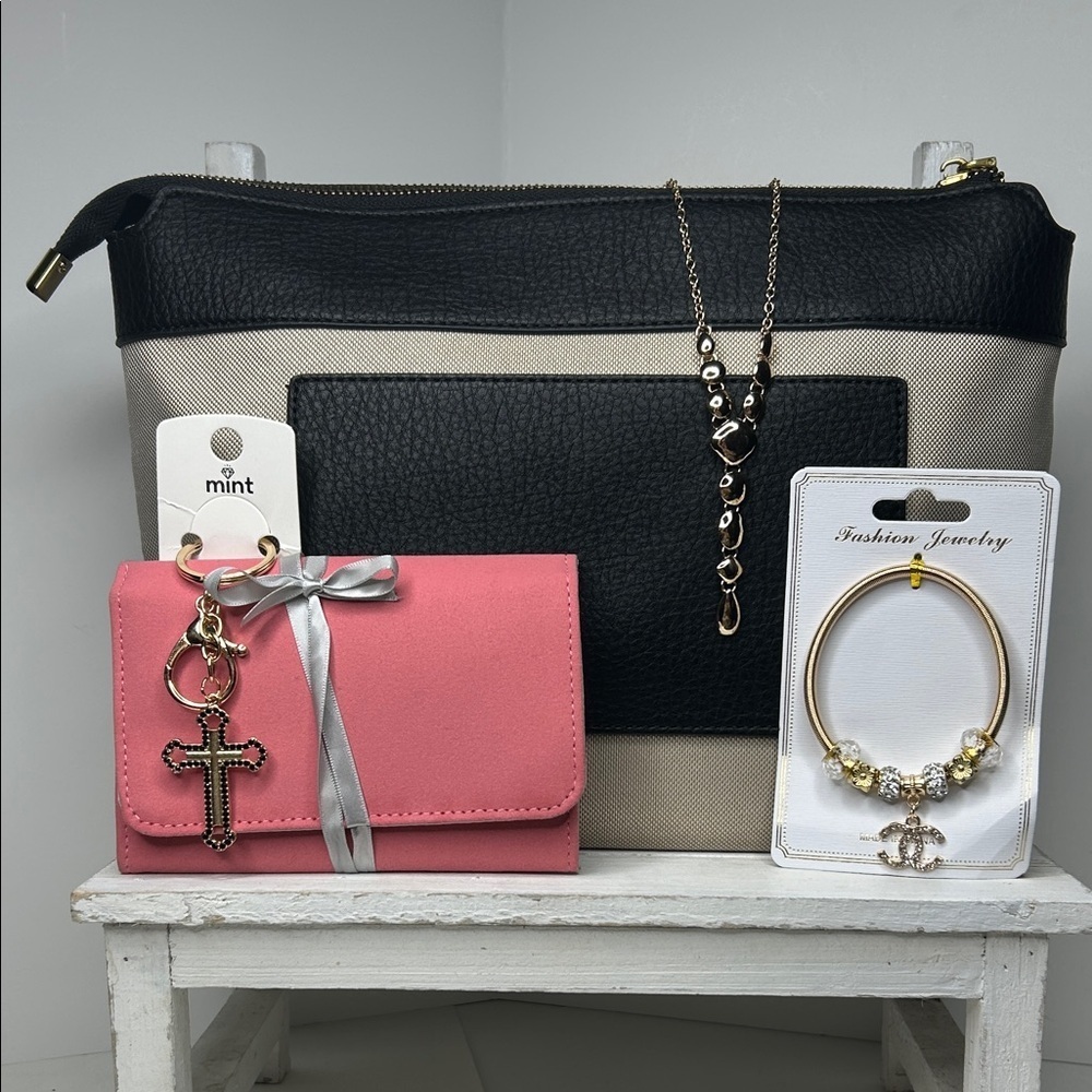 Cenlke Travel Bag with travel Jewelry holder, Necklace, Bracelet & Keychain